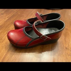 Size 38 Dansko Red patent leather Mary Janes